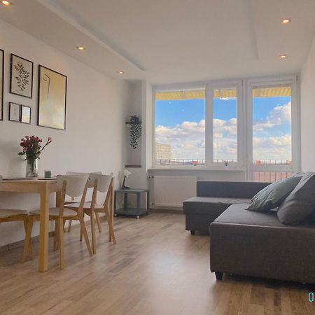 Wave Apartment With Amazing View- 2 Km To Baltic Sea Gdansk Exterior photo